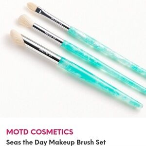 NEW! MOTD Cosmetics ‘Seas the day’ Makeup Brush Set, set of 3.